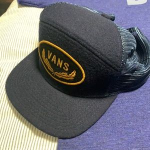 Vans Trucker Hat - Navy Blue Captains Hat Like new